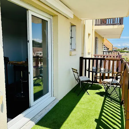 L'escapade, Acces Direct A La